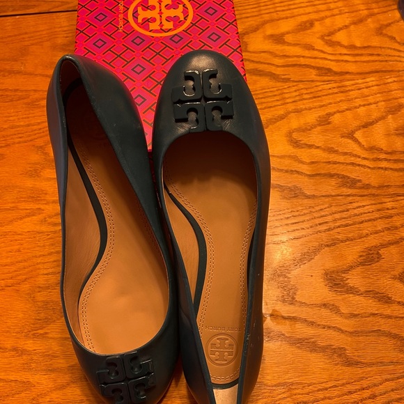 Tory Burch Women’s Ballet Flat. New - Picture 7 of 16